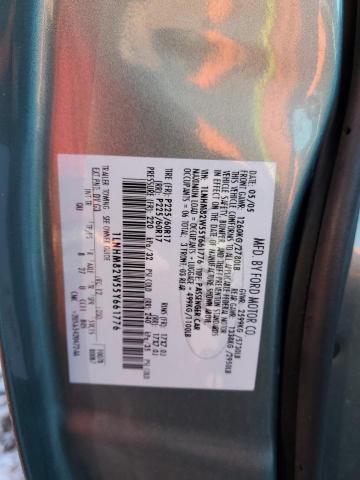 1LNHM82W55Y661776 Lincoln Town Car Signature Limited