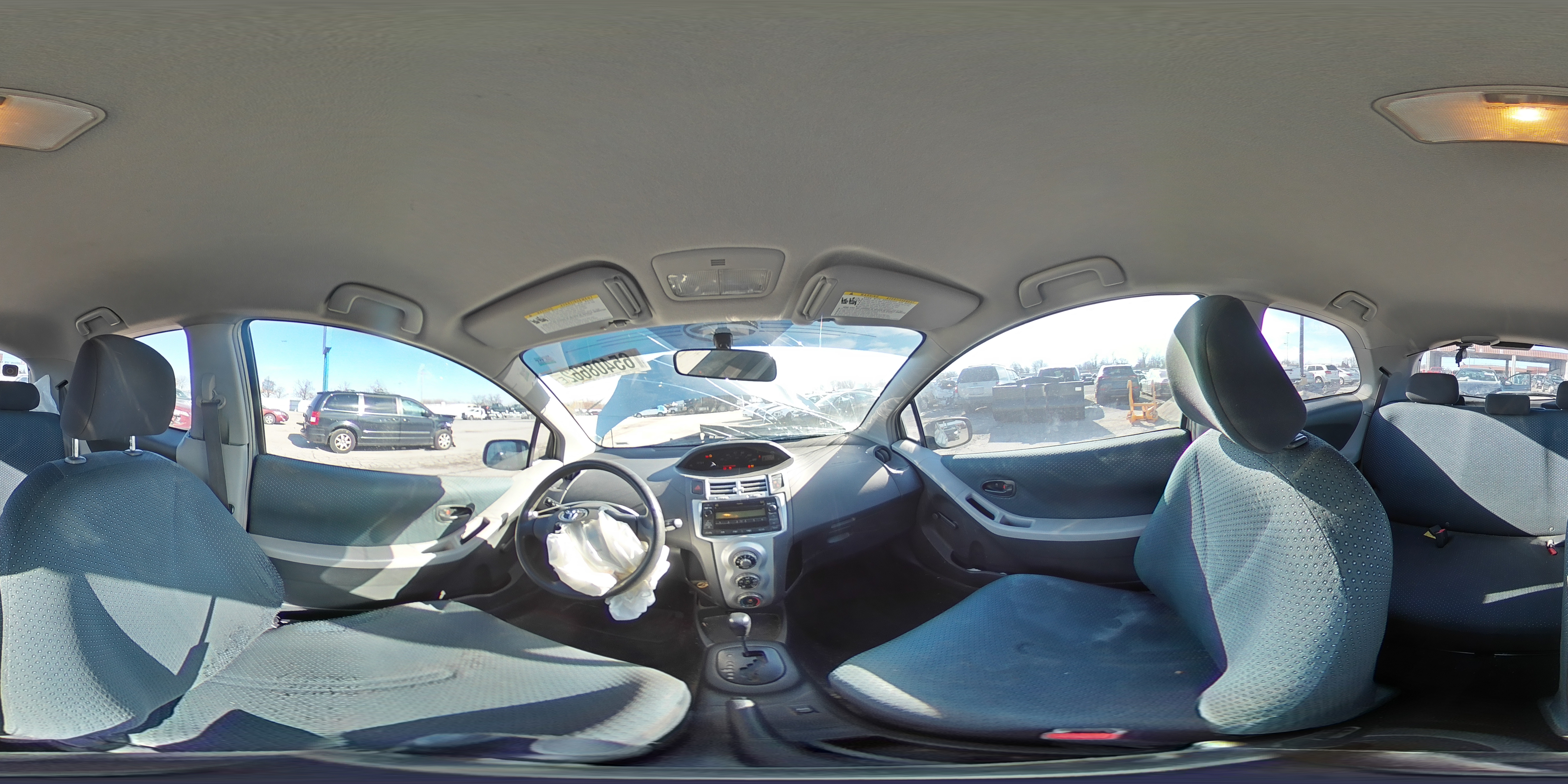 2008 Toyota Yaris - Image 13