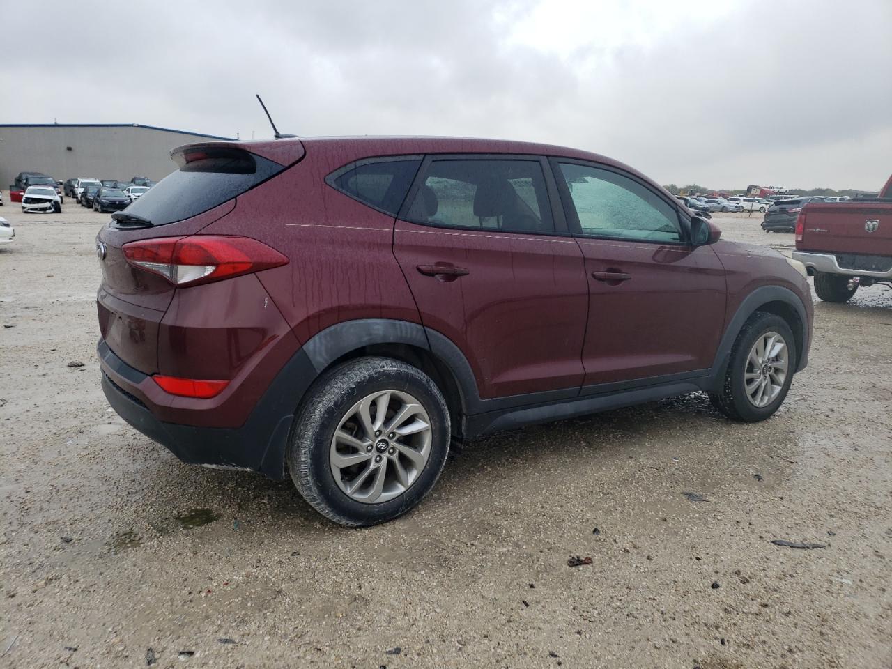 KM8J23A40GU216723 2016 Hyundai Tucson Se