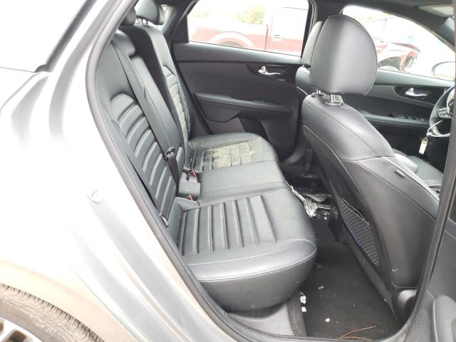 3KPF54AD9NE474046 KIA Forte Gt Line