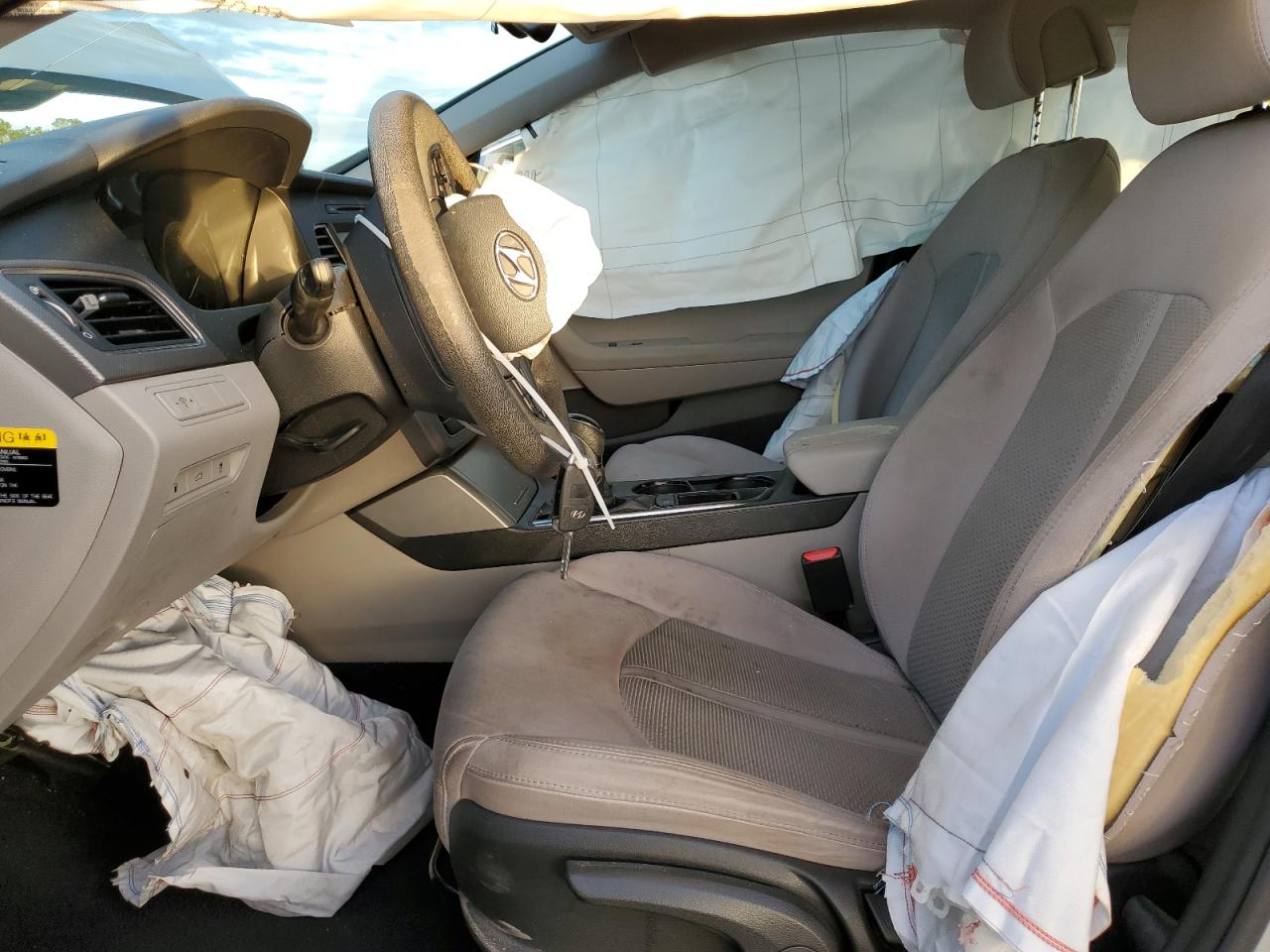 2017 Hyundai Sonata - Image 7