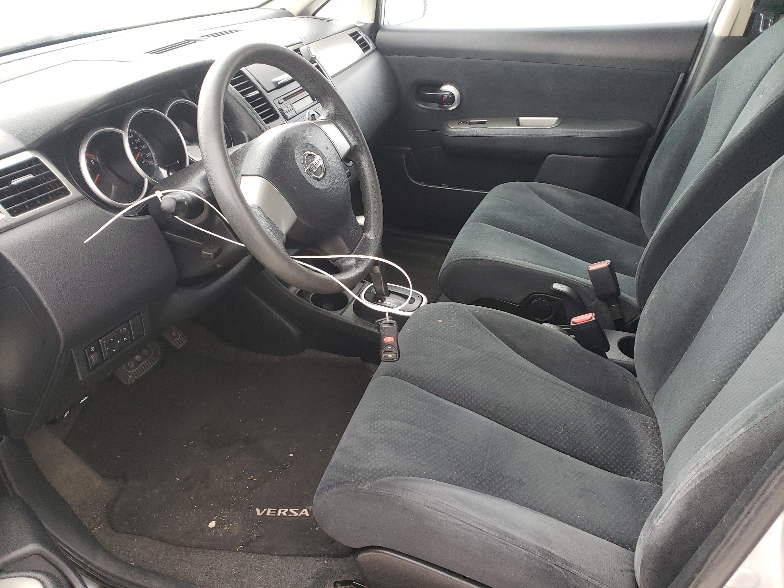 3N1BC1CPXBL370184 2011 Nissan Versa S