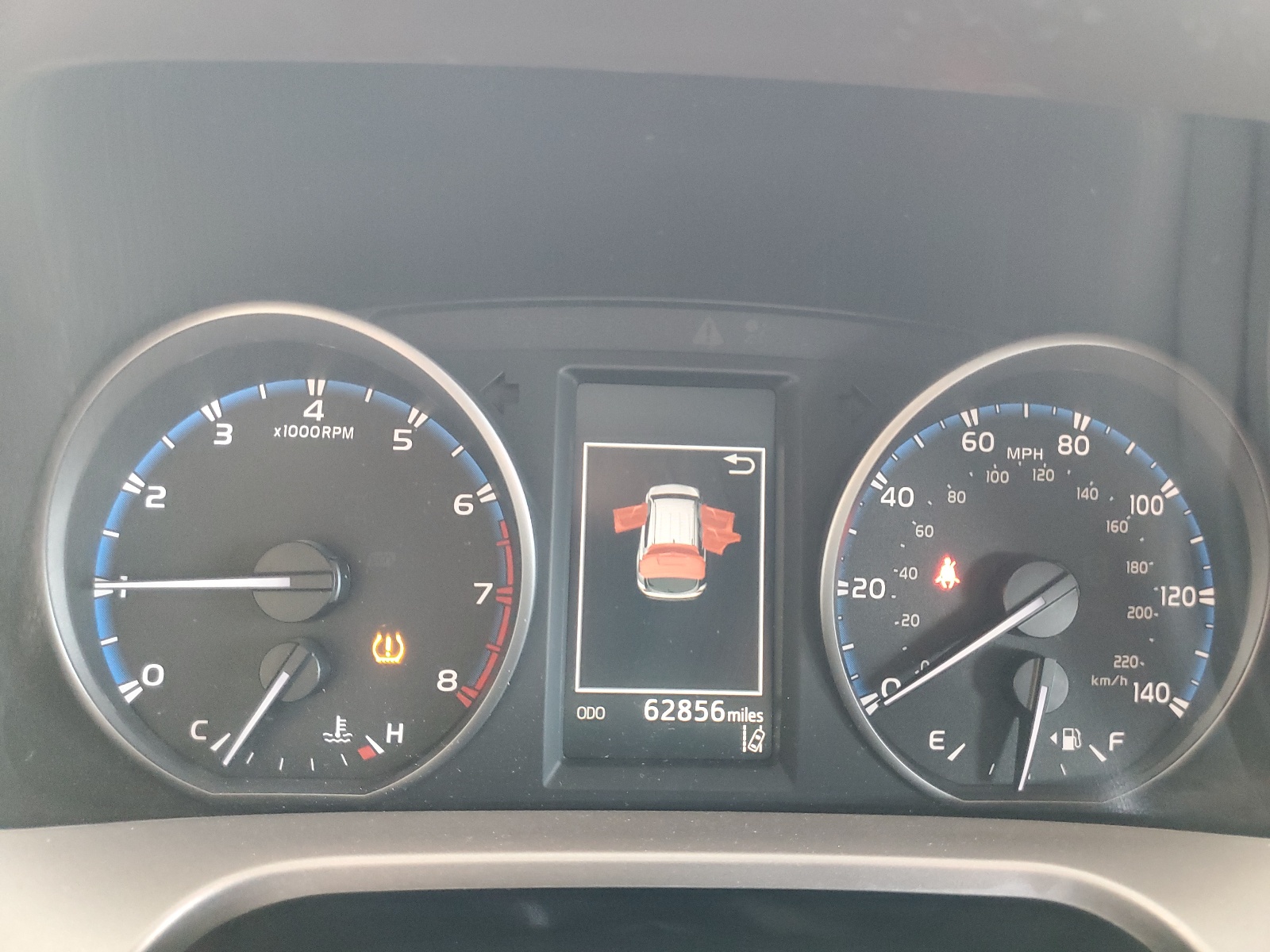 JTMZFREV4HJ703363 2017 Toyota Rav4 Le