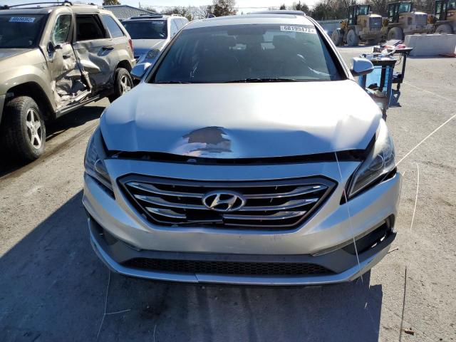 VIN: 5NPE34AF9HH510806 Auction: COPART Lot: 68199472 Location: TN - NASHVILLE 5NPE34AF9HH510806 HYUNDAI SONATA 2017 SILVER Photo 5