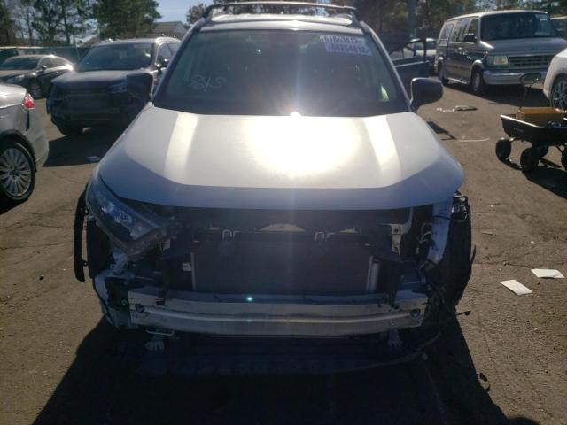 JTMF1RFV8KJ005264 Toyota RAV4 LE