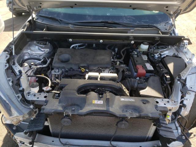 JTMF1RFV8KJ005264 Toyota RAV4 LE