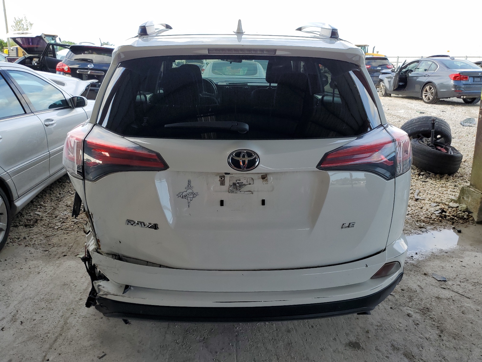 JTMZFREV4HJ703363 2017 Toyota Rav4 Le