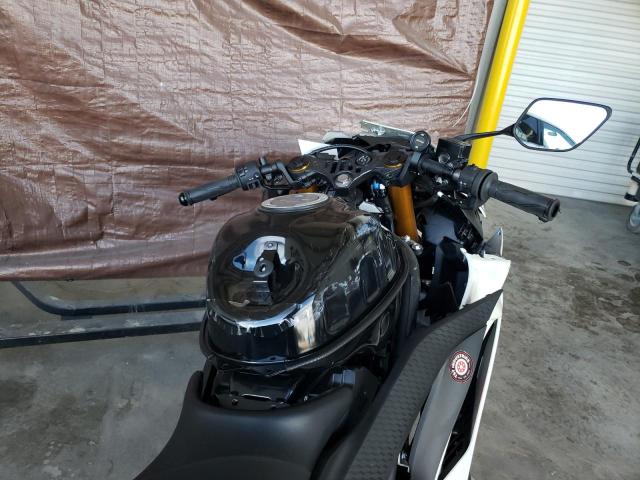 2022 YAMAHA YZFR3 A MH3RH18Y1NK009187