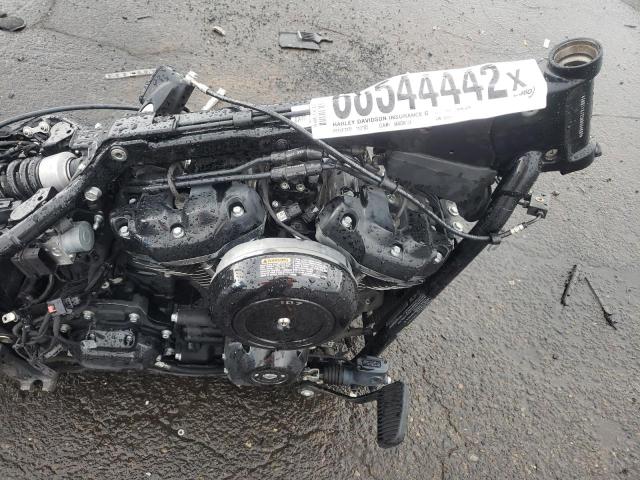 2019 HARLEY-DAVIDSON FLHC 1HD1YAJ23KB065689