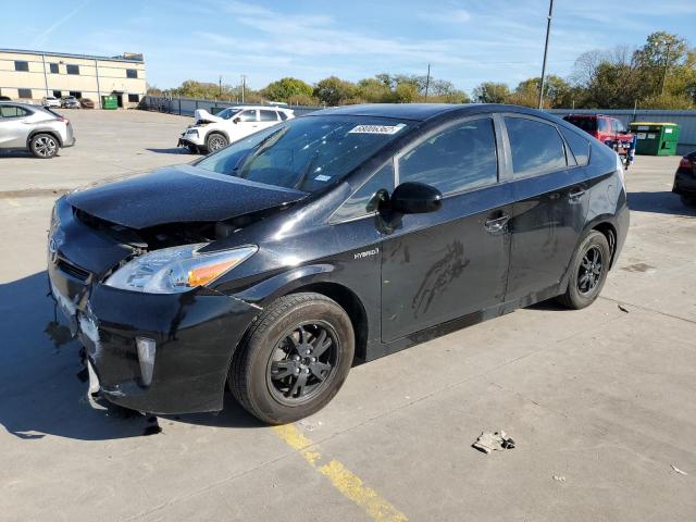 toyota prius alpha 2016