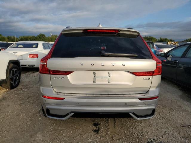 2022 VOLVO XC60 B6 R- YV4062RM0N1088224