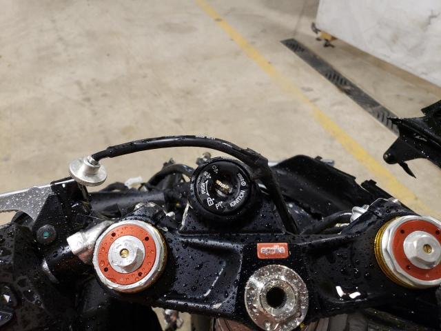 2021 APRILIA RSV4 1100 ZD4KYUA06MS000283