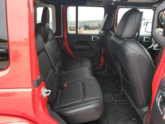 1C4HJXEGXJW269698 Jeep Wrangler Unlimited Sahara