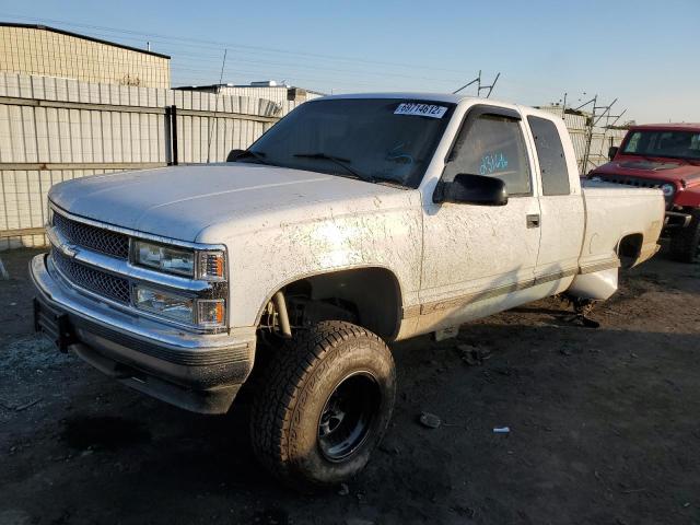 Salvage cars for sale from Copart Bakersfield, CA: 1996 Chevrolet GMT-400 K1