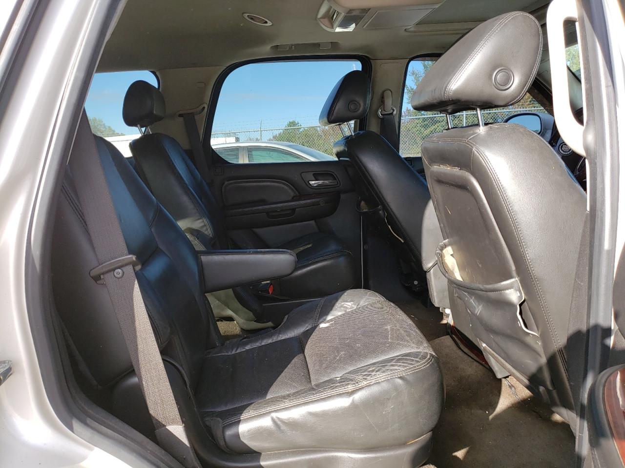 2008 Cadillac Escalade Luxury VIN: 1GYFK63888R136144 Lot: 68613322