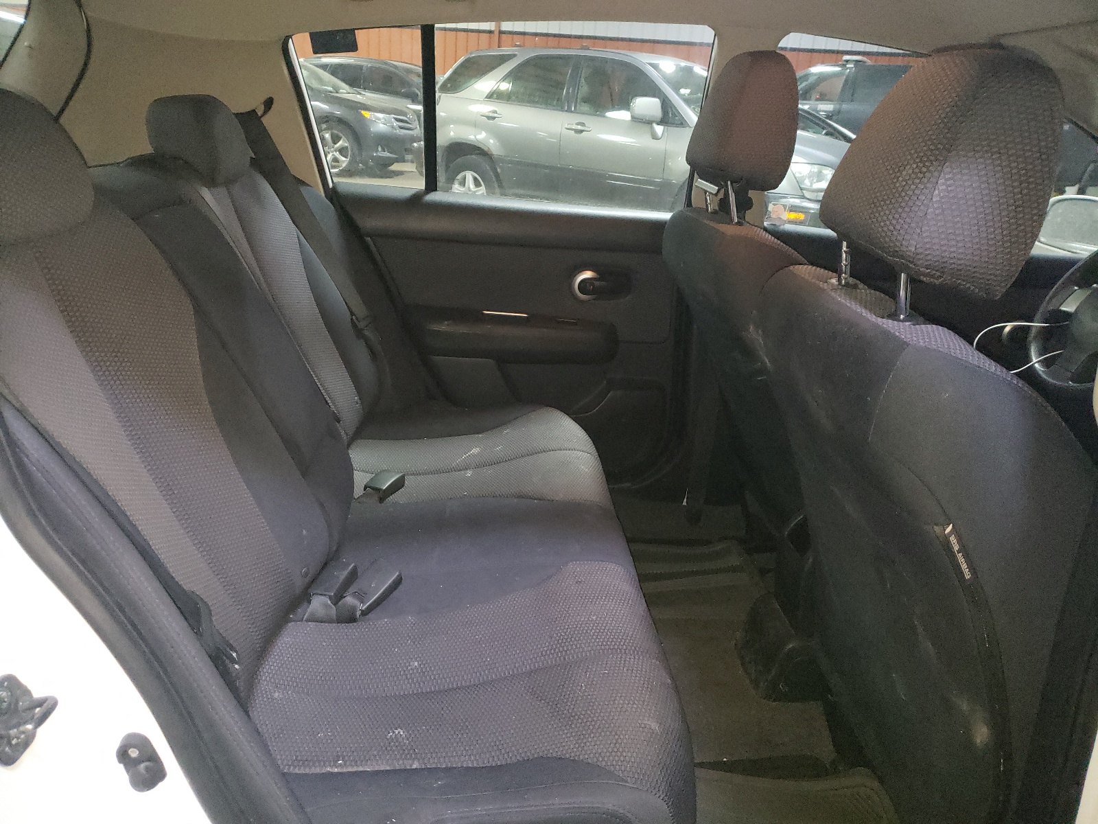 3N1BC13E88L371583 2008 Nissan Versa S