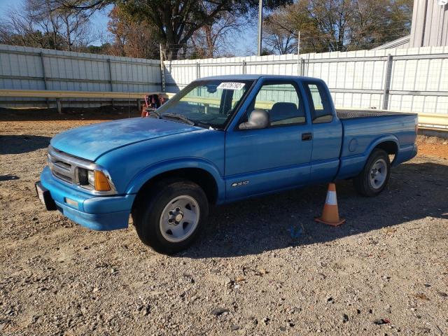Salvage trucks for sale at Chatham, VA auction: 1995 Chevrolet S Truck S1