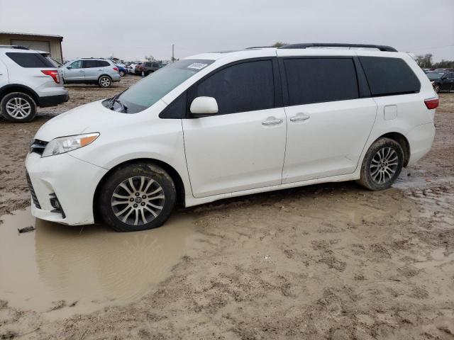 2018 Toyota Sienna XLE