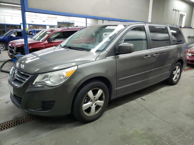 Salvage cars for sale from Copart Pasco, WA: 2010 Volkswagen Routan SE