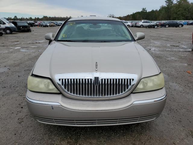 1LNHM81W83Y639026 Lincoln TOWNCAR