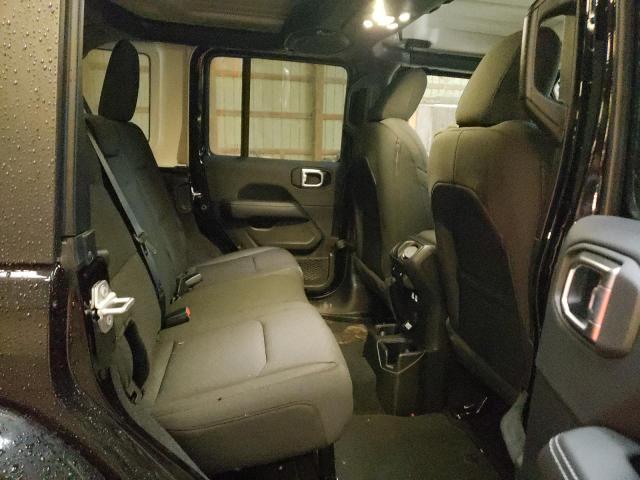 1C4HJXEN4PW588392 Jeep Wrangler Sahara