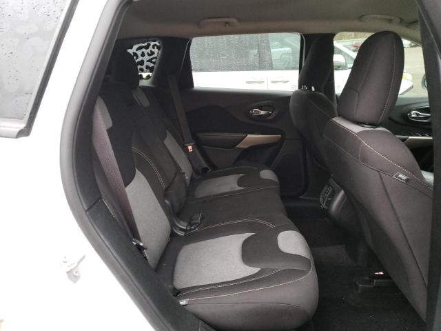 1C4PJMAB8HW636242 Jeep Cherokee Sport