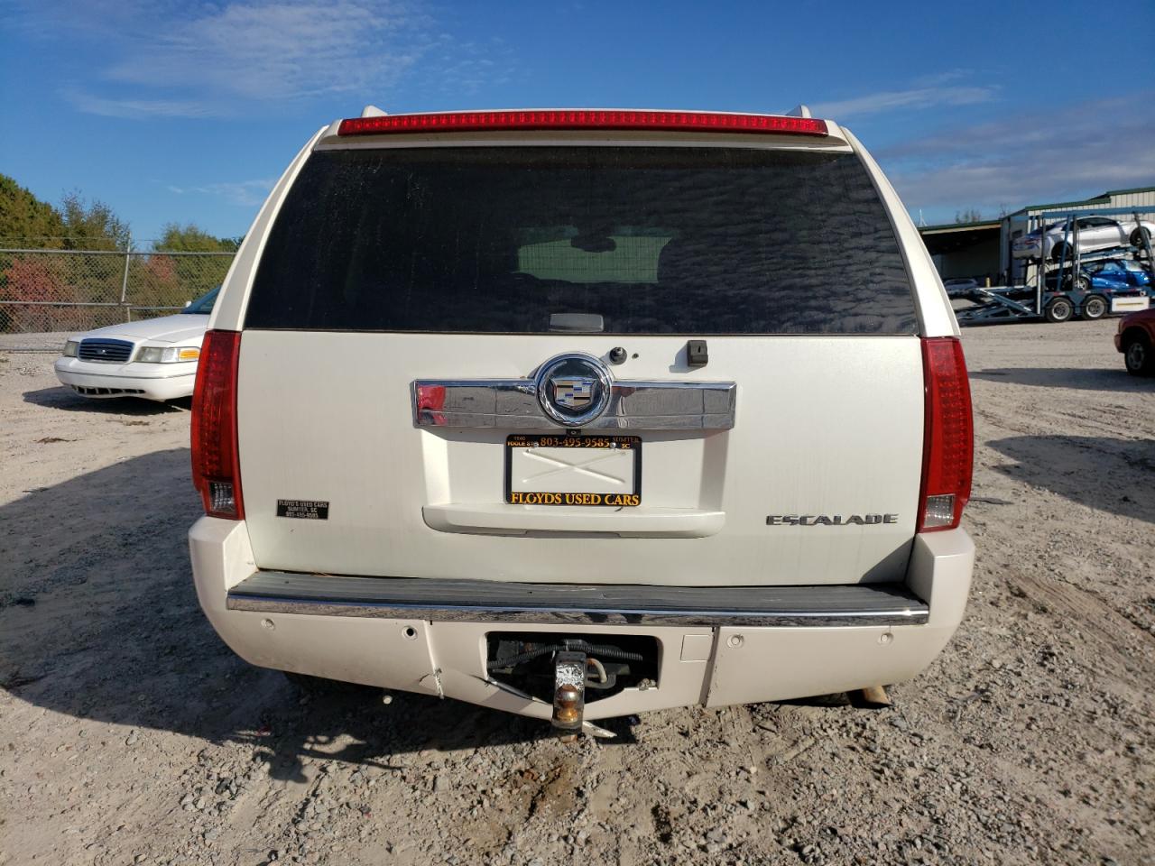 2008 Cadillac Escalade Luxury VIN: 1GYFK63888R136144 Lot: 68613322