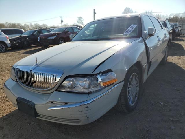 2007 Lincoln Town Car Signature Limited