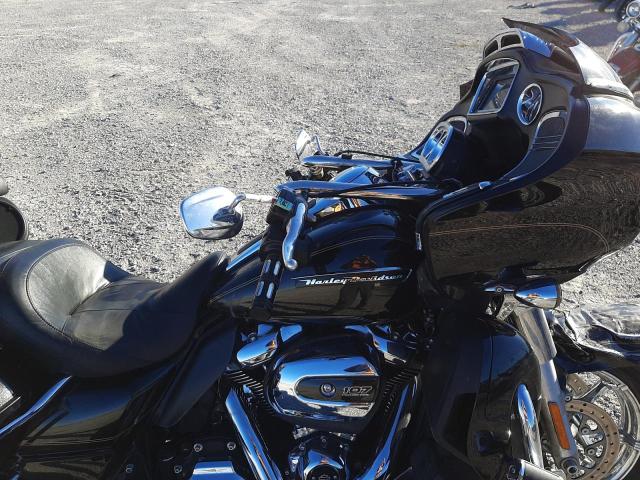 2017 HARLEY-DAVIDSON FLTRU 1HD1KGD18HB609409