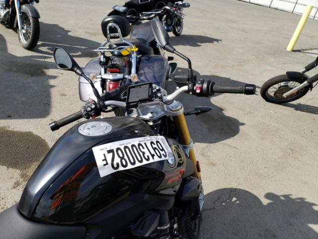 2022 BMW R 1250 R WB10J730XN6F96398