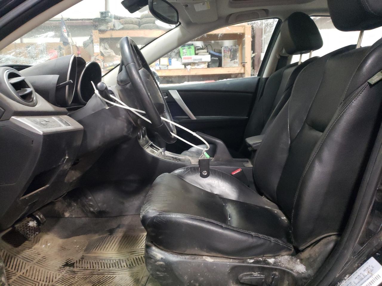 JM1BL1W50B1425174 2011 Mazda 3 S