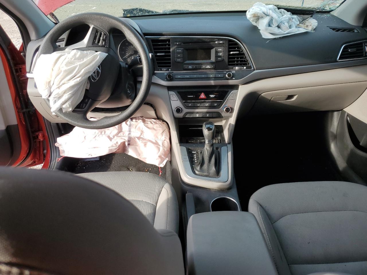 2017 Hyundai Elantra - Image 8
