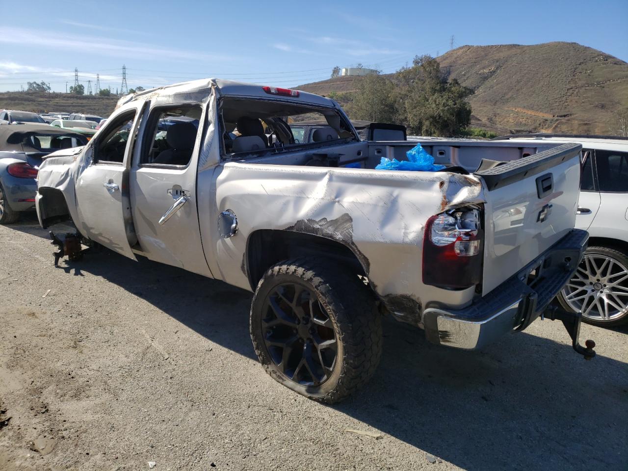 2008 Chevrolet Silverado - Image 2