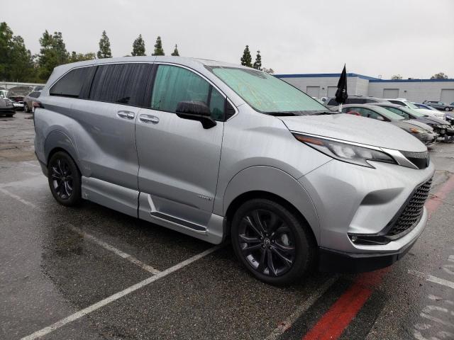 2021 TOYOTA SIENNA XSE 5TDXRKEC3MS052048