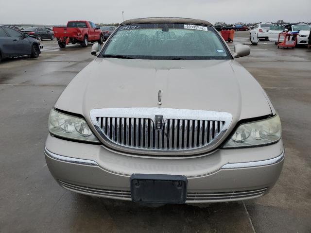 1LNHM82W23Y700613 Lincoln TOWNCAR