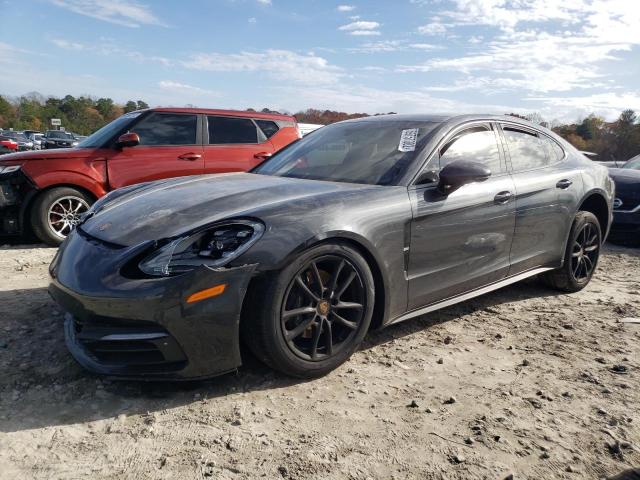 2017 Porsche Panamera 