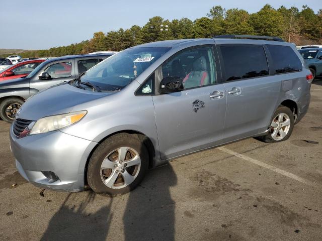 Toyota Sienna 2005 3 3