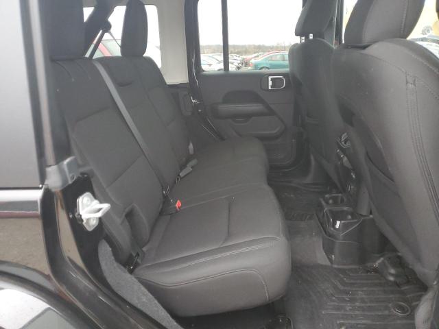 1C4HJXEG3JW141142 Jeep Wrangler Unlimited Sahara