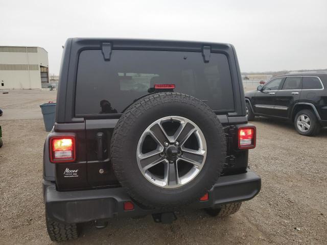 1C4HJXEG3JW141142 Jeep Wrangler Unlimited Sahara