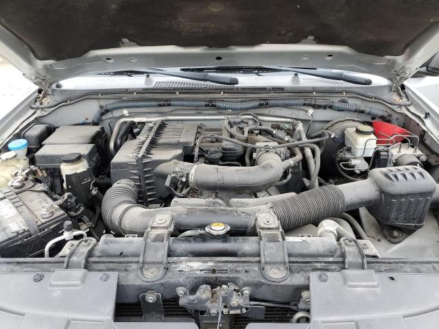 5Z6BD06T89C411822 Suzuki Equator Base