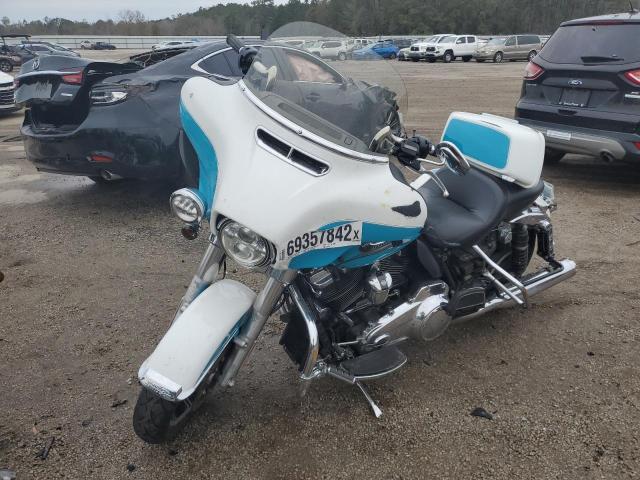 2017 HARLEY-DAVIDSON FLHTCU ULT - 1HD1FCC1XHB604484