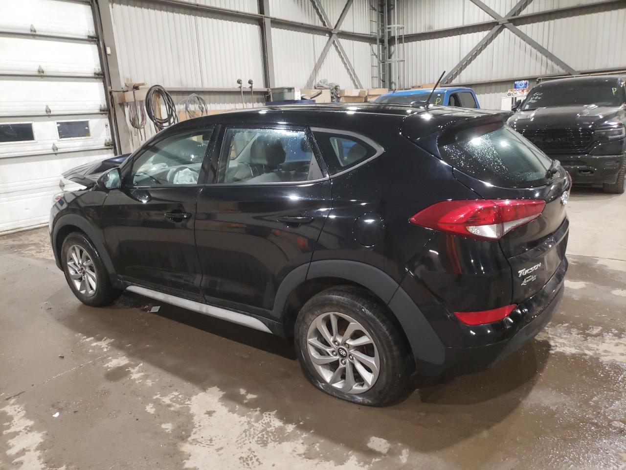 KM8J2CA45HU479565 2017 Hyundai Tucson Se