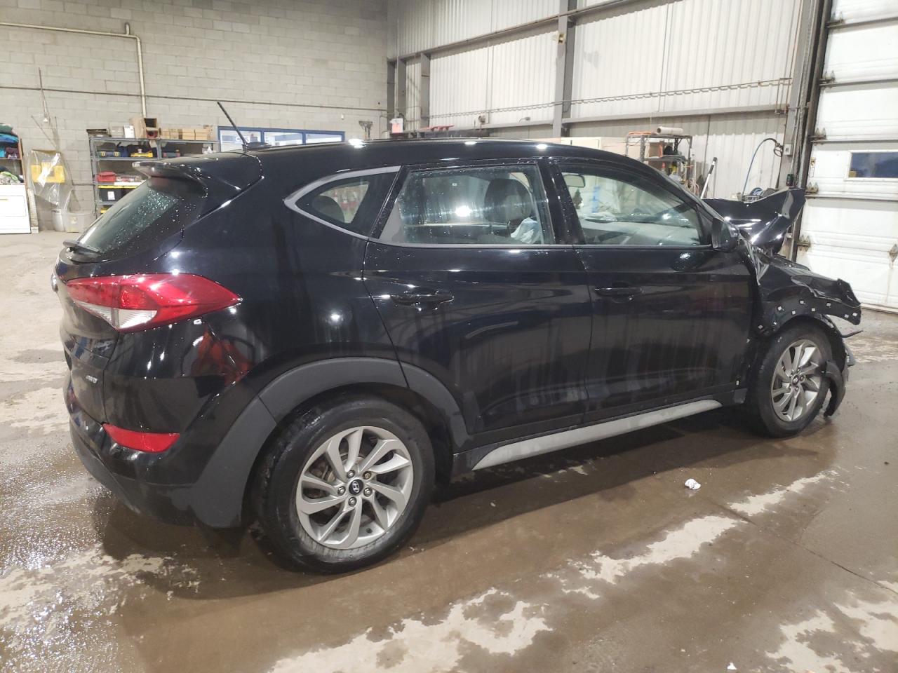 KM8J2CA45HU479565 2017 Hyundai Tucson Se