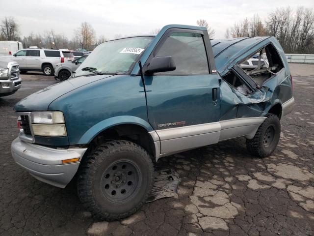 Salvage Trucks for parts for sale at auction: 2000 GMC Safari XT
