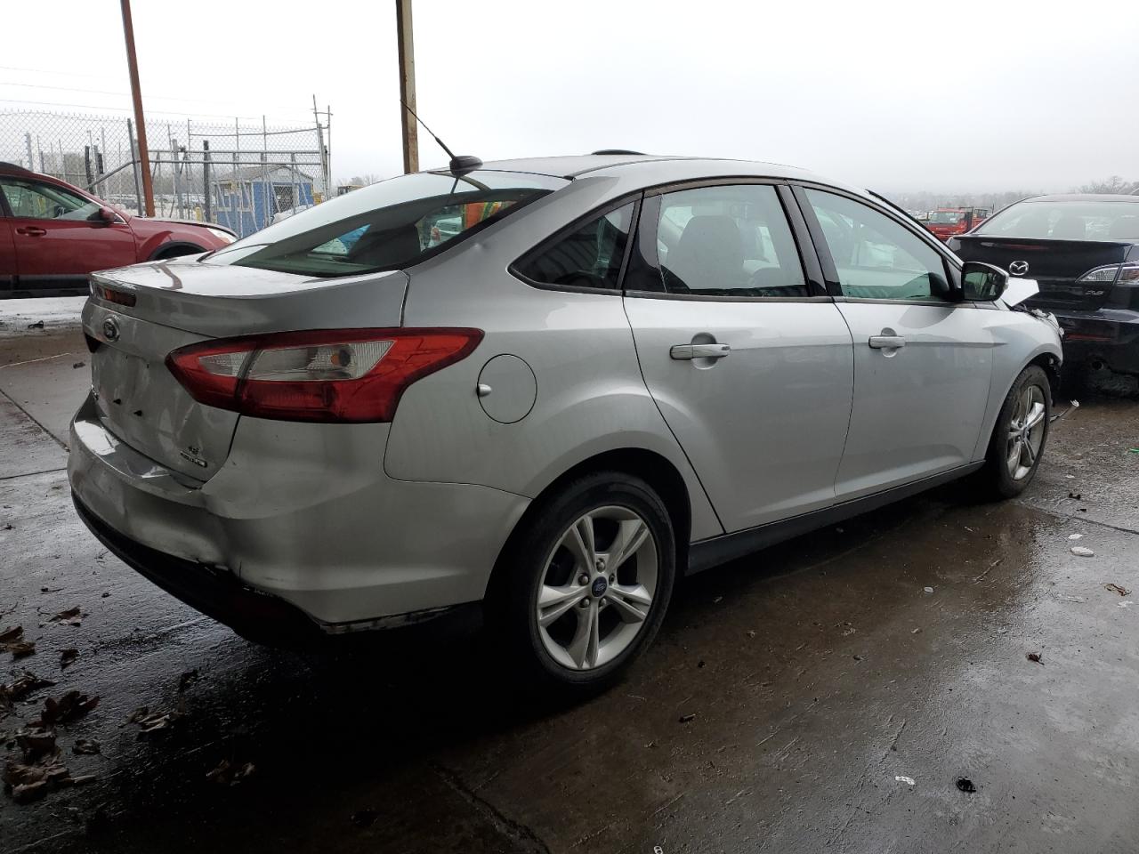 VIN 1FADP3F2XDL349409 2013 FORD FOCUS no.3