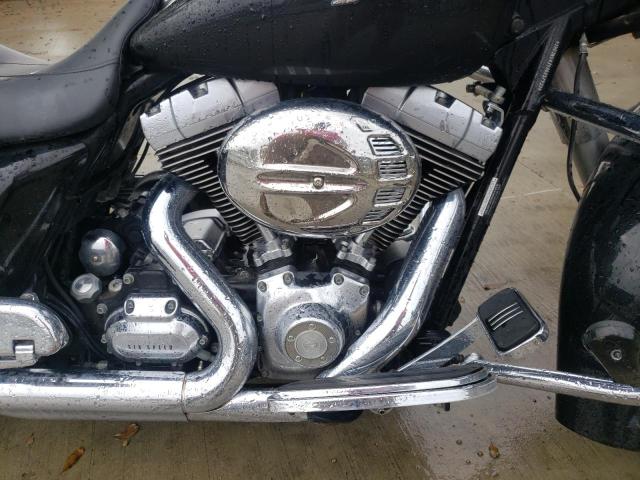 2010 HARLEY-DAVIDSON FLHX - 1HD1KB419AB637910