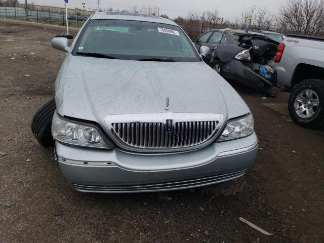 1LNHM82W57Y625234 Lincoln TOWNCAR