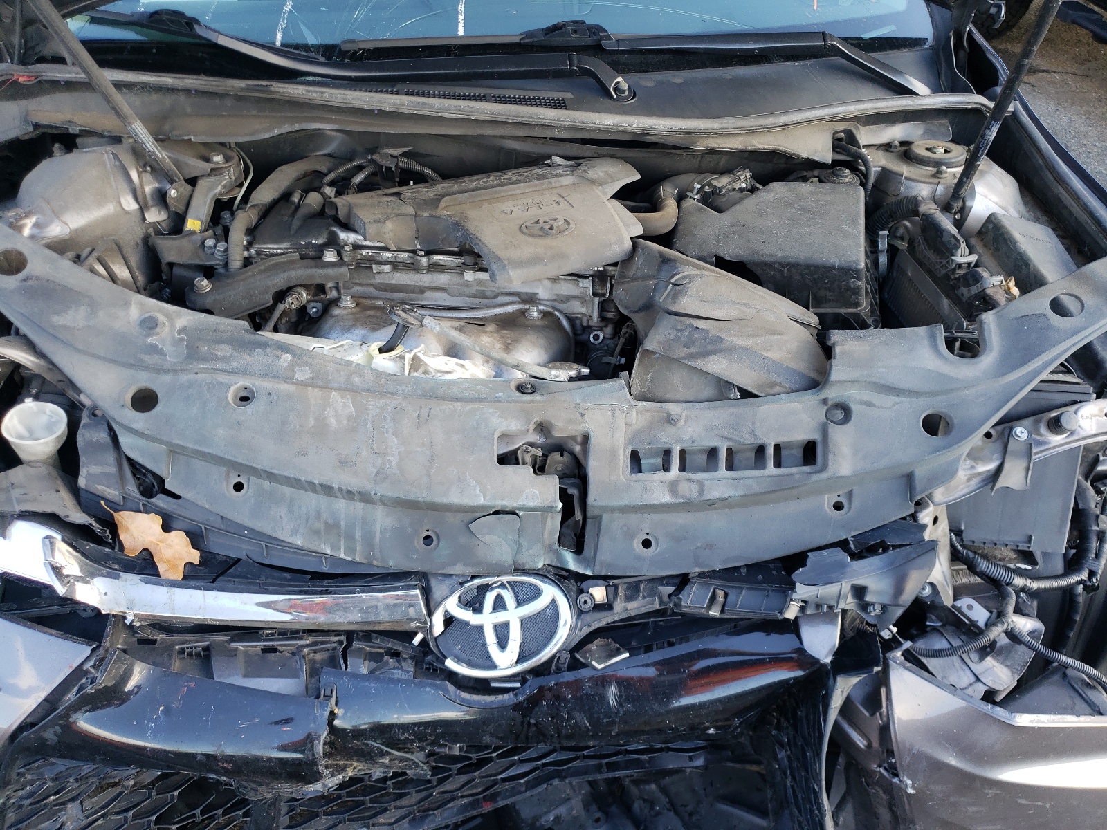 4T1BF1FK2FU038381 2015 Toyota Camry Le