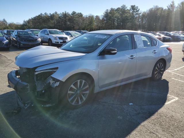 2017 Nissan Altima 2.5 2.5L zu verkaufen in Exeter, RI - Front End