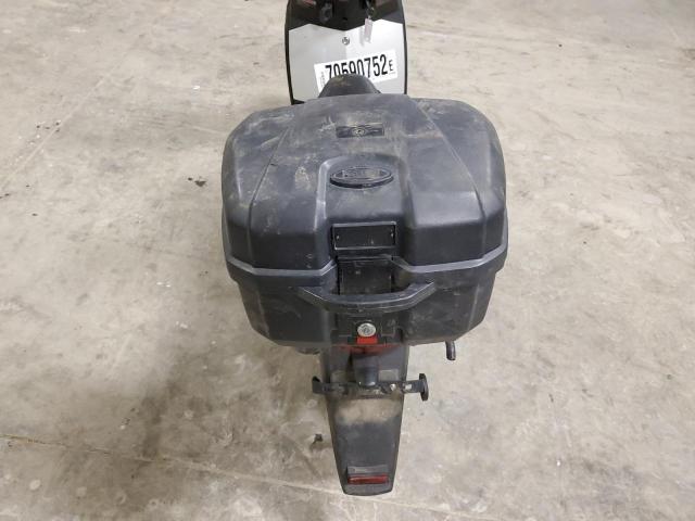 2010 VESPA 150 L5YTCKPA7A1148293
